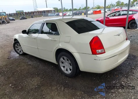 2006 Chrysler 300 Touring z USA, uszkodzony, nr VIN 2C3KA53G46H488082